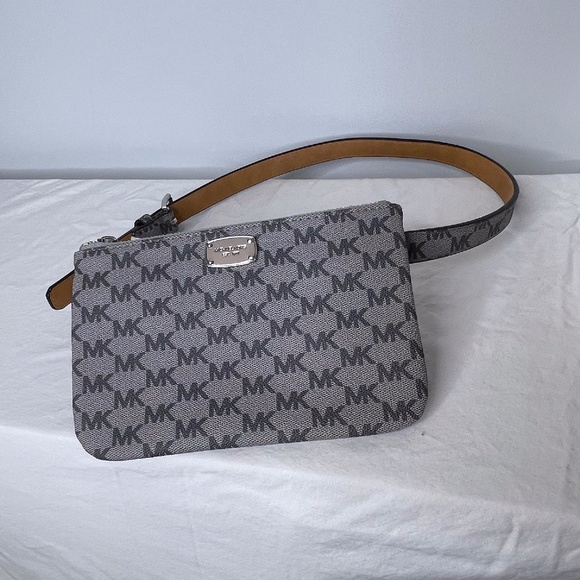MICHAEL Michael Kors Belt Bag Medium Grey Logo Print Vegan Leather New With Tags - Picture 1 of 3